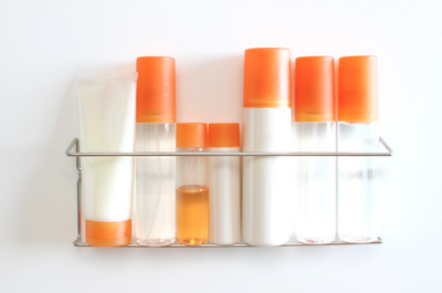 Toiletriesholder product illustration 1, part of the Plew Plew product range